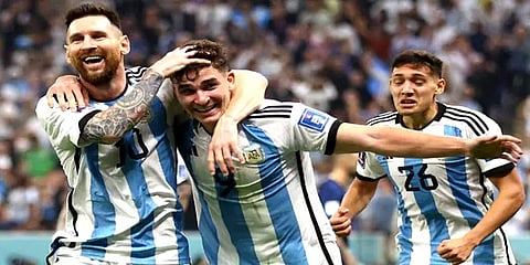 கத்தார் கால்பந்து திருவிழா: மாஸ் காட்டிய மெஸ்ஸி... உலகக்கோப்பை தொடரில் நிகழ்த்திய சாதனை!