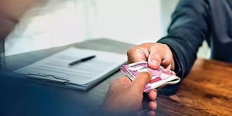 விதிமீறலை சரிசெய்ய ரூ.35 லட்சம் லஞ்சம் கேட்ட நர்ஸிங் அதிகாரிக்கு 4 ஆண்டுகள் சிறை