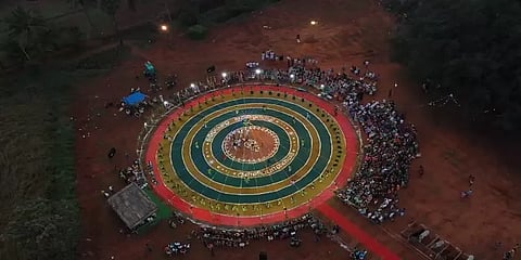 கொங்கு பகுதிகளில் மீண்டும் களைகட்டும் ஒயிலாட்டம்... உயிர்க்கொடுக்கும் பம்பை இசை!