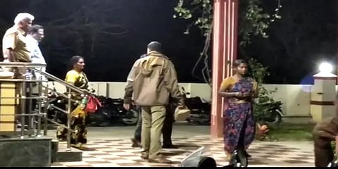 குழந்தையை விற்றுவிட்டு காணாமல் போனதாக நாடகமாடிய தாய் உட்பட 3 பேர் கைது