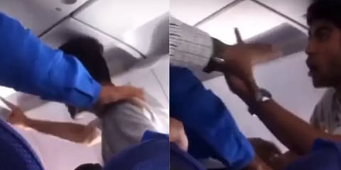 ஃப்ளைட்டில் ஃபைட்.. தெருச் சண்டையை நடுவான் வரை கொண்டுச்சென்ற பயணி.. வைரல் வீடியோ பின்னணி!