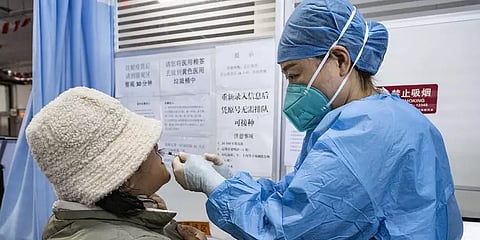 அதே டிசம்பர்...சீனாவில் மீண்டும் அதிகரிக்கும் கொரோனா தொற்று.. அடுத்த அலை ஆரம்பமா?