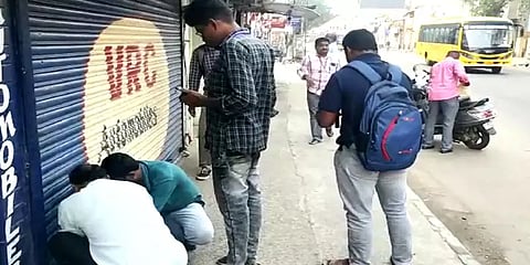 முறையாக வரி செலுத்தாத 50 கடைகளுக்கு சீல் - சென்னை மாநகராட்சி அதிகாரிகள் அதிரடி