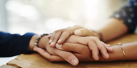 இந்தியாவில் உயரும் தற்கொலைகள்... தற்கொலை எண்ணத்திலிருந்து மீள்வது எப்படி?! சில ஆலோசனைகள்!