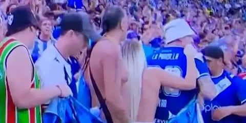 வெற்றி மகிழ்ச்சியில் மேலாடையை கழற்றிய அர்ஜென்டினா ரசிகை - கைது செய்யப்படுவாரா?