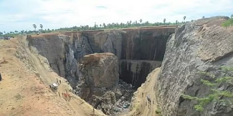 பாதுகாக்கப்பட்ட வனப்பகுதி எல்லையில் கல்குவாரிகள் இயங்கலாம் - தடையை நீக்கிய தமிழக அரசு