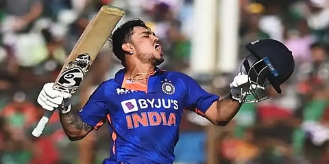 ”தோனி ஆட்டோகிராப் மேல் என்னுடைய ஆட்டோகிராப்பா?!” - ரசிகருக்கு இஷான் கிஷனின் ரிப்ளை!