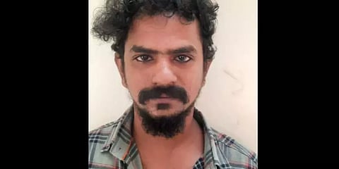 ”நானும் பிரபலமாகணும்” - சென்னையில் கார்களுக்கு தீவைத்த இளைஞரால் பரபரப்பு