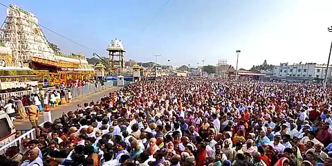 திருப்பதி: அதிகரிக்கும் பக்தர் கூட்டம்.. கொட்டும் உண்டியல் வசூல்-எத்தனை கோடிகள் தெரியுமா?