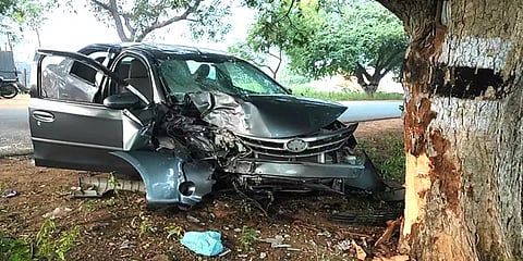 சாத்தான்குளத்தில் பைக்கில் சென்றவருக்கு நடந்த சோகம்.. விபத்து நடந்தது எப்படி?