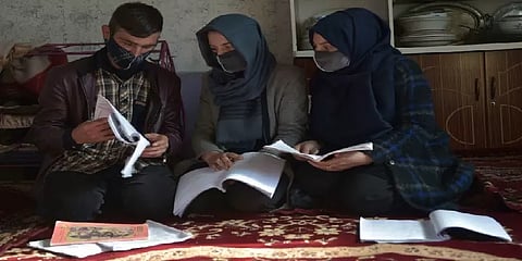 ”இதுக்கு எங்க தலையை வெட்டியிருக்கலாம்” - தாலிபான்களால் குமுறும் ஆப்கானிய பெண்!