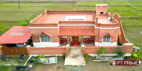 ”EB பில் வெறும் 140தான்! ஃபேன் போடவே மாட்டோம்”.. தொட்டிக் கட்டு வீட்டின் சிறப்பம்சம் என்ன?