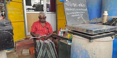 "எடப்பாடியை ஆதரிப்பவருக்கு எப்டிங்க வீடு தர்றது"-நூதன விளம்பரத்துக்கு துணை நடிகர் விளக்கம்