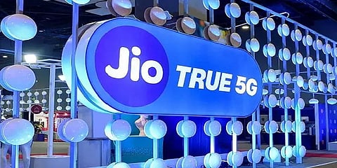 TRUE 5G சேவையை அறிமுகப்படுத்திய ரிலையன்ஸ் ஜியோ! நியூஇயர் ஸ்பெஷலாக அறிவிக்கப்பட்ட ஆஃபர்ஸ்!