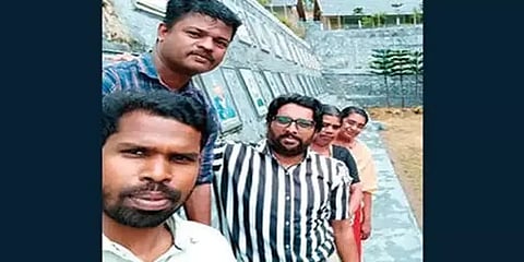 அன்று கட்டட வேலை, இன்று `முனைவர் பட்டம்!’ கேரள பழங்குடியின இளைஞருக்கு குவியும் வாழ்த்துகள்