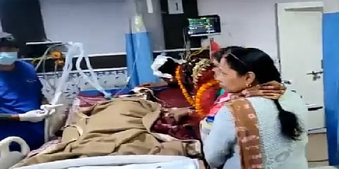 தாயின் ஆசையை நிறைவேற்ற ICU-ல் மணமுடித்துக்கொண்ட மகள்... பீகாரில் நடந்த நெகிழ்ச்சி சம்பவம்!