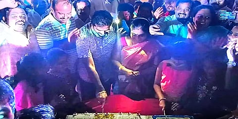 எந்த நாட்டில் இருந்தாலும் சொந்த கிராமத்தில் புத்தாண்டு கொண்டாடி மகிழும் தொழிலதிபர்