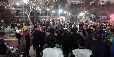 VIDEO: புத்தாண்டு பார்ட்டியில் பெண்களிடம் அத்துமீறி தாக்கிய கும்பல்.. நொய்டாவில் பரபரப்பு!