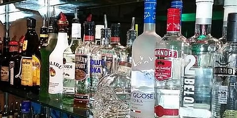 ”எங்கேயும் போக வேணாம்; இங்கயே ஈசியா...” - மதுப்பிரியர்களுக்காக துபாய் அரசு செய்த தளர்வு!