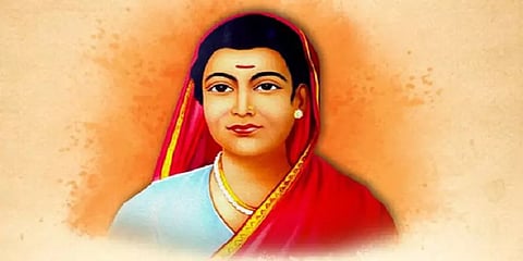 இந்தியாவின் முதல் பெண் ஆசிரியர்.. யார் இந்த சாவித்திரிபாய் பூலே? அப்படி என்ன செய்தார்?