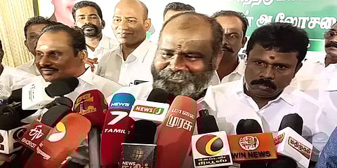 `அப்போ குடும்பத்துடன் மதுவிலக்குக்கு போராட்டம்; இப்போ...’- முதல்வரை சாடிய ஆர்.பி.உதயகுமார்