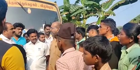 `இந்த வழியா போகுமாம்... ஆனா இங்க நிக்காதாம்” - அரசு பேருந்தை சிறைபிடித்த மக்கள்!