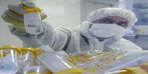 மருத்துவத்துக்கும் புழுவுக்கும் என்ன தொடர்பு? பேரரசின் வெற்றியும் புழுவின் பின்னணியும்!