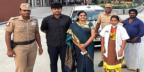 நெடுஞ்சாலையில் விபத்துக்குள்ளான 4 வயது சிறுவன்... துரிதமாக காப்பாற்றிய ஐ.டி. ஊழியர்!