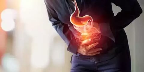 வலதுபக்க அடிவயிறு வலிக்கிறதா? இந்த பிரச்னைகளின் அறிகுறிகளாக இருக்கலாம்!