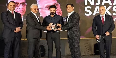 ஒரு ஆசிரியர் எப்படியெல்லாம் பாடம் நடத்தணும்..மாணவர்களுக்காக ஒலித்த தோனியின் நெகிழ்ச்சி உரை