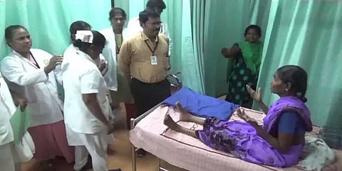 55 வயது பெண்ணுக்கு எலும்பு மூட்டு மாற்று அறுவை சிகிச்சை! - அரசு மருத்துவமனையில் சாதனை