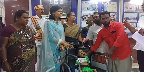 ”அடுத்த 2 மாற்றுத்திறனாளி குழந்தைகளும் வினோத நோயால் பாதிப்பு” - கண்ணீரில் பெற்றோர்