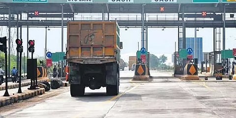 ”காலாவதியான சுங்கச்சாவடியில் கட்டணம் வசூலிப்பது ஏன்?”-பரனூரில் மாபெரும் கண்டன ஆர்ப்பாட்டம்