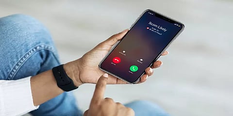 வீடியோ காலில் பாலியல் வலை; நிர்வாண வீடியோவை காட்டி குஜராத் அதிபரிடம் கோடிகளை கறந்த கும்பல்