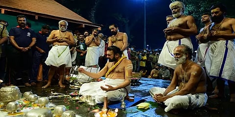 சபரிமலையில் சகல ஐஸ்வர்யங்களையும் தரும் படி பூஜை! - முன்பதிவு நிறைவு