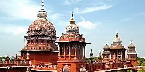 அப்பள தகராறில் கணவன்மீது எண்ணெய் ஊற்றிய வழக்கு - தண்டனையை குறைத்த உயர் நீதிமன்றம்