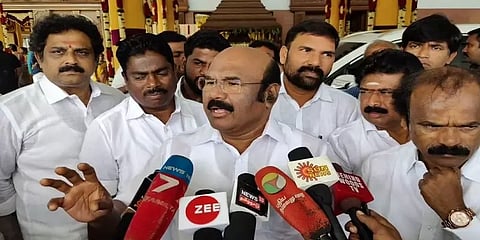 `சிலர் பத்திரிகையாளர்களின் மைக்கை கண்டாலே டென்ஷன் ஆகிறார்கள்’- ஜெயகுமார் சூசக விமர்சனம்!