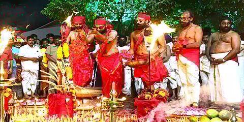 சபரிமலை காடுகளில் ஐயப்ப பக்தர்களை காத்த வன தேவதைகளுக்கு நன்றி சொல்லும் `ஸ்ரீகுருதி’ பூஜை!