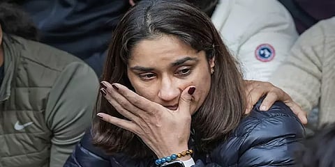 ”ஒலிம்பிக்கில் தோற்றதால் பாலியல் தொந்தரவு?”- மல்யுத்த வீராங்கனை புகாரின் அதிர்ச்சி பின்னணி