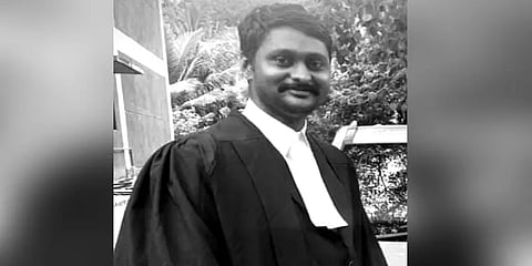 காதலித்த பெண்ணுக்கு வேறொருவருடன் திருமணம்.. விரக்தியில் வழக்கறிஞர் எடுத்த விபரீத முடிவு