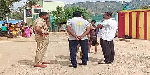 கொள்ளையனை தப்பிக்க வைத்த உறவினர்கள்.. பிடிக்காமல் போகமாட்டோம் என முகாமிட்ட போலீசார்!