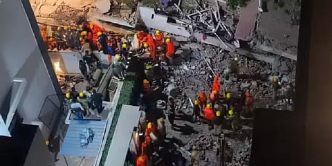 திடீரென மளமளவென சரிந்த அடுக்குமாடி கட்டடம்; தொடரும் உயிரிழப்புகள்! என்ன நடந்தது லக்னோவில்?