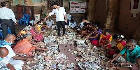 திருச்சி ஸ்ரீரங்கம் கோயில் காணிக்கை எண்ணும் பணி: முதன்முறையாக யூடியூப்பில் நேரலை!