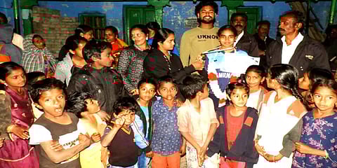 தேசிய அளவிலான எறிபந்து போட்டி: வெற்றிபெற்ற தமிழ்நாடு வீராங்கனைக்கு உற்சாக வரவேற்பு