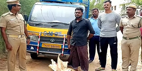 வனத்துறையினருக்கு வந்த ரகசிய தகவல்.. ரூ.10 லட்சம் மதிப்பிலான கடல் அட்டைகள் பறிமுதல்!