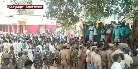 "இது எங்க கோவில்; அவங்கள விடமாட்டோம்"- 80 ஆண்டுகள் கடந்து இன்றும் தொடரும் தீண்டாமை!