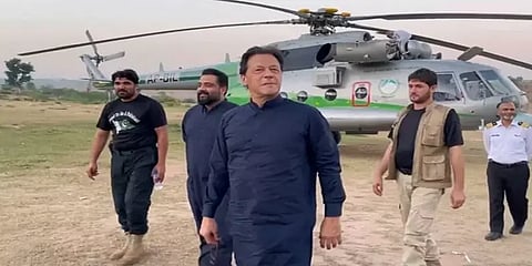 விமானப் பயணத்துக்காக இத்தனை கோடியா செலவழிப்பாங்க? பாகிஸ்தான் முன்னாள் பிரதமரின் சம்பவம்