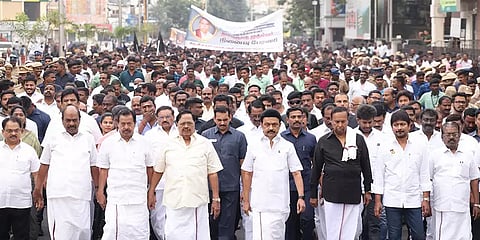 அண்ணா 54-வது நினைவு தினம்: முதல்வர் தலைமையில் திமுக சார்பாக அமைதிப் பேரணி!