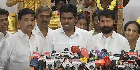 `ஓபிஎஸ், இபிஎஸ்-ஐ இணைந்து செயல்பட கூறியுள்ளோம்’- இணைப்பு பாலமாகும் பாஜக?