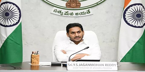 ஆந்திர முதல்வர் ஜெகன் மோகன் ரெட்டி குறித்து அவதூறு பேச்சு - காவலர் கைது